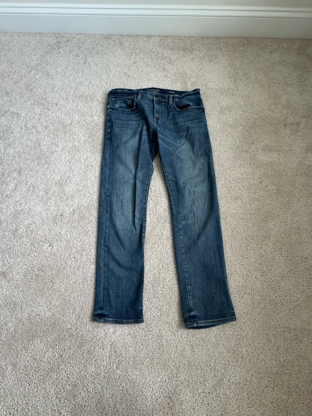 Banana Republic Men's Straight Jeans in Dark Blue Wash so 32x30